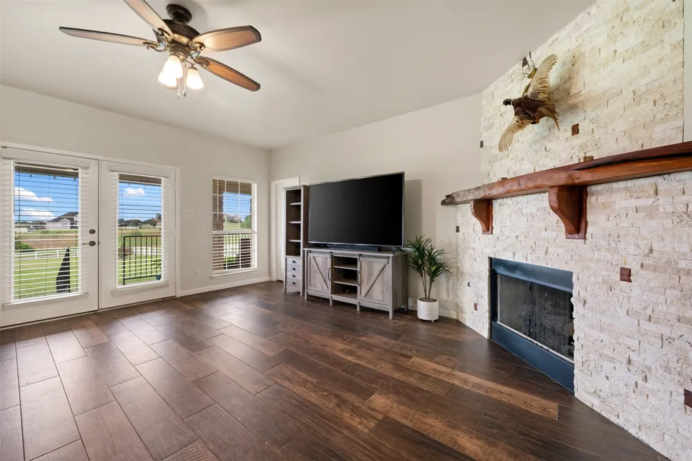 111 Lookout Circle Hutto, TX 78634