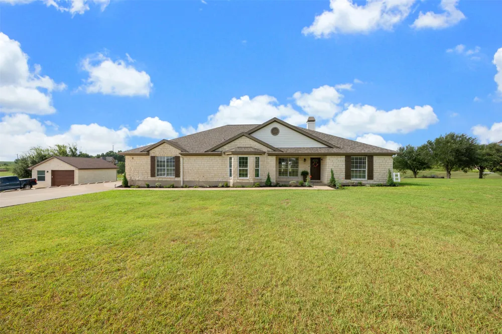 111 Lookout Circle Hutto, TX 78634