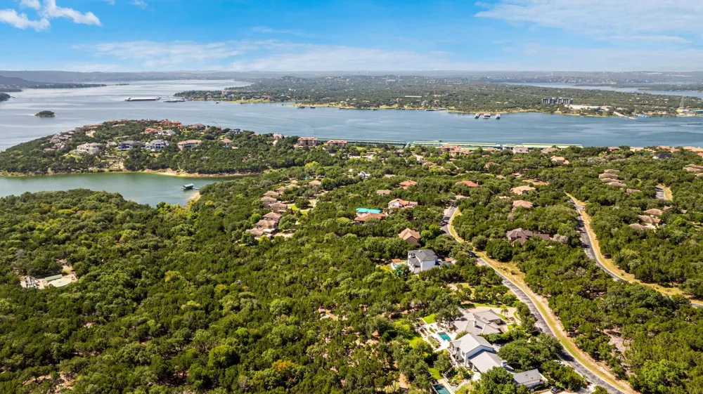 17604 Regatta View Drive Drive Jonestown, TX 78645