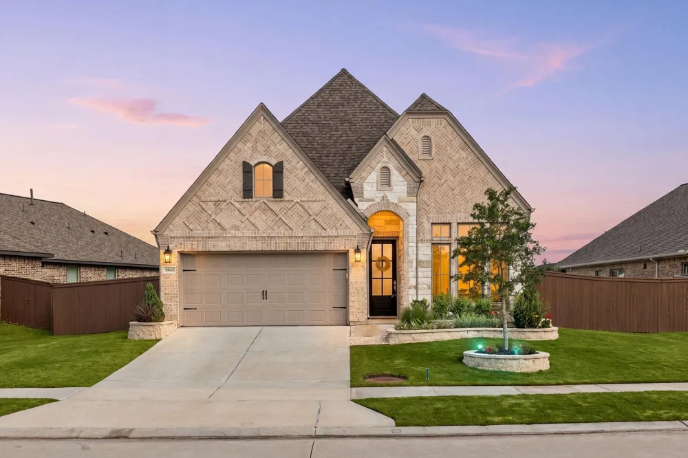 5043 Country Meadows Trail Iowa Colony, TX 77583