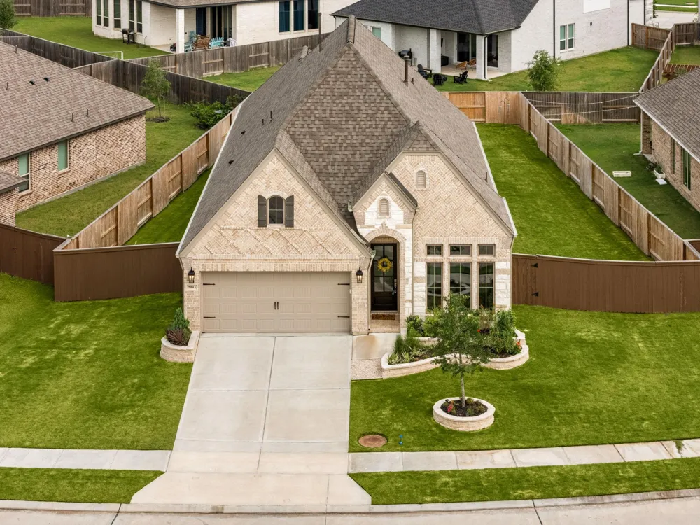 5043 Country Meadows Trail Iowa Colony, TX 77583