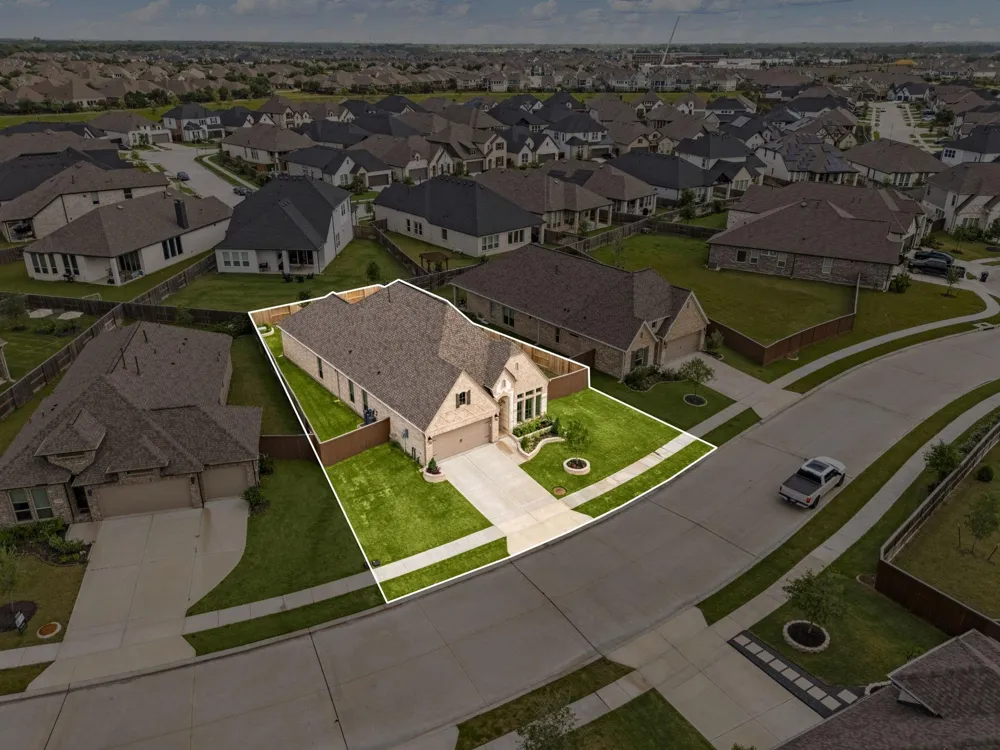 5043 Country Meadows Trail Iowa Colony, TX 77583