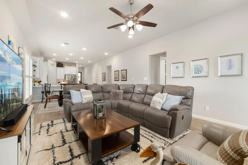 5043 Country Meadows Trail Iowa Colony, TX 77583