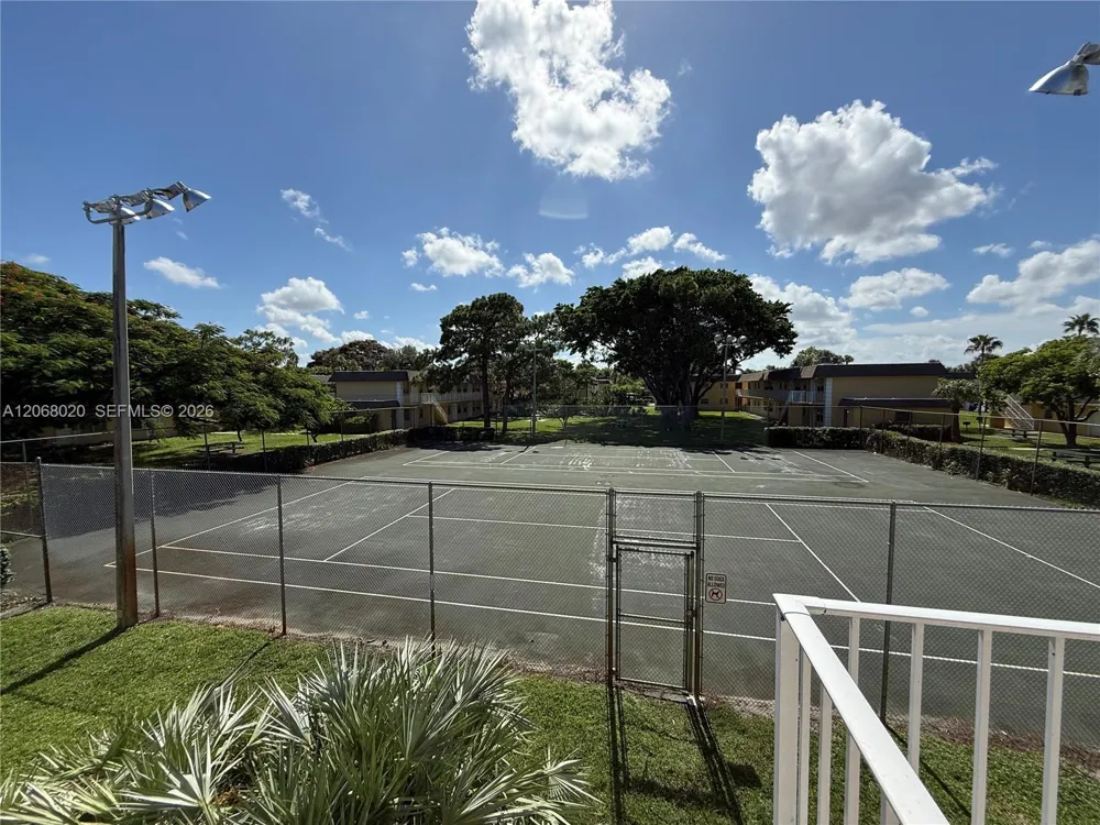 5168 NE 6th Ave #407 Oakland Park, FL 33334