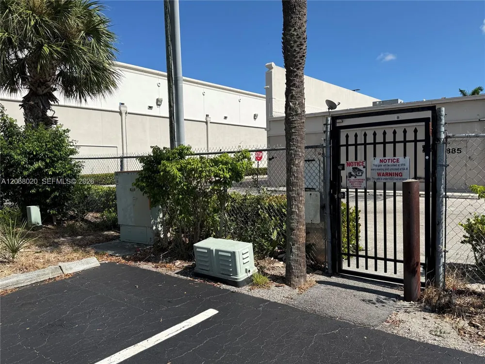 5168 NE 6th Ave #407 Oakland Park, FL 33334