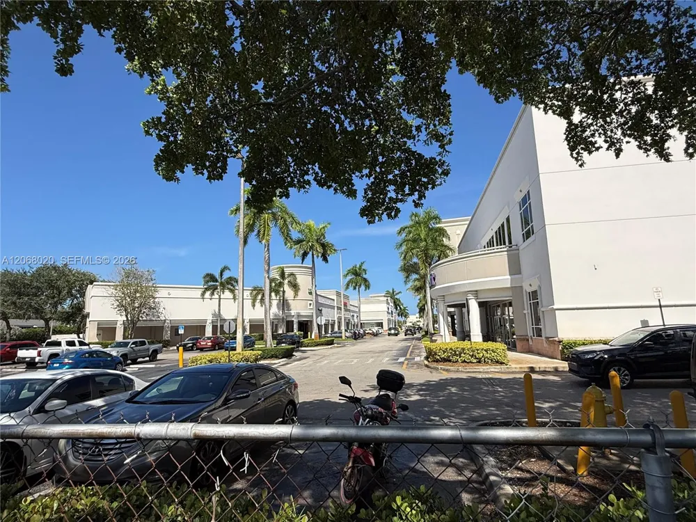 5168 NE 6th Ave #407 Oakland Park, FL 33334