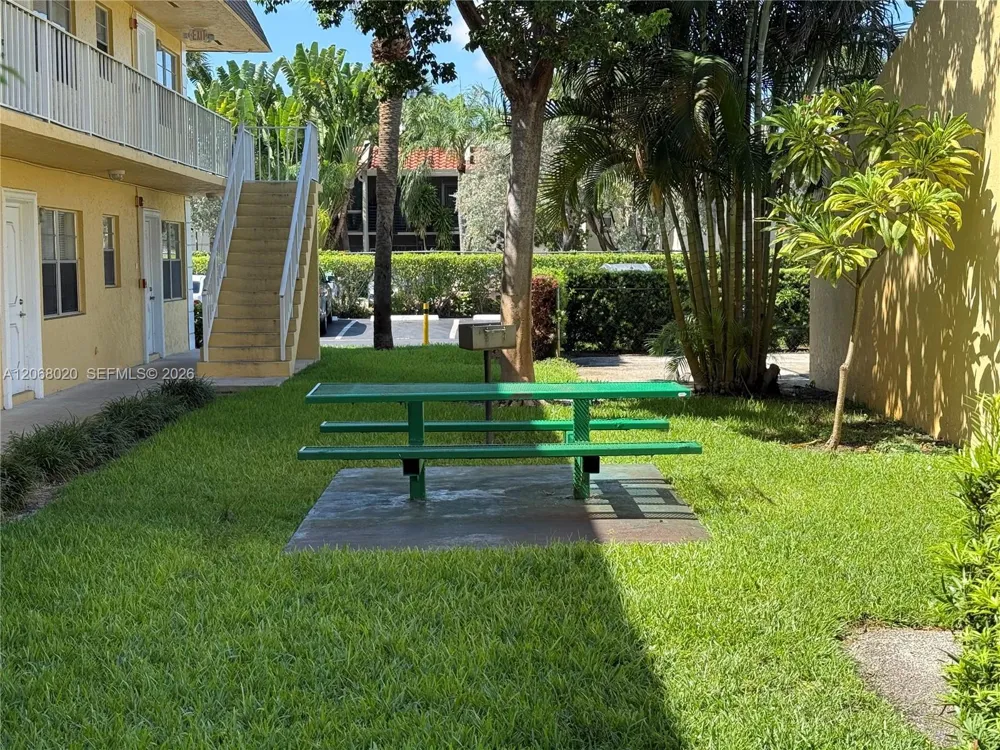 5168 NE 6th Ave #407 Oakland Park, FL 33334