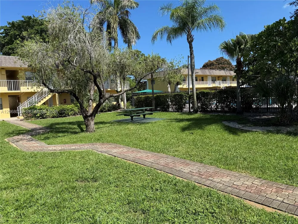 5168 NE 6th Ave #407 Oakland Park, FL 33334
