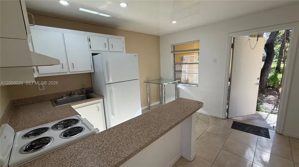 5168 NE 6th Ave #407 Oakland Park, FL 33334