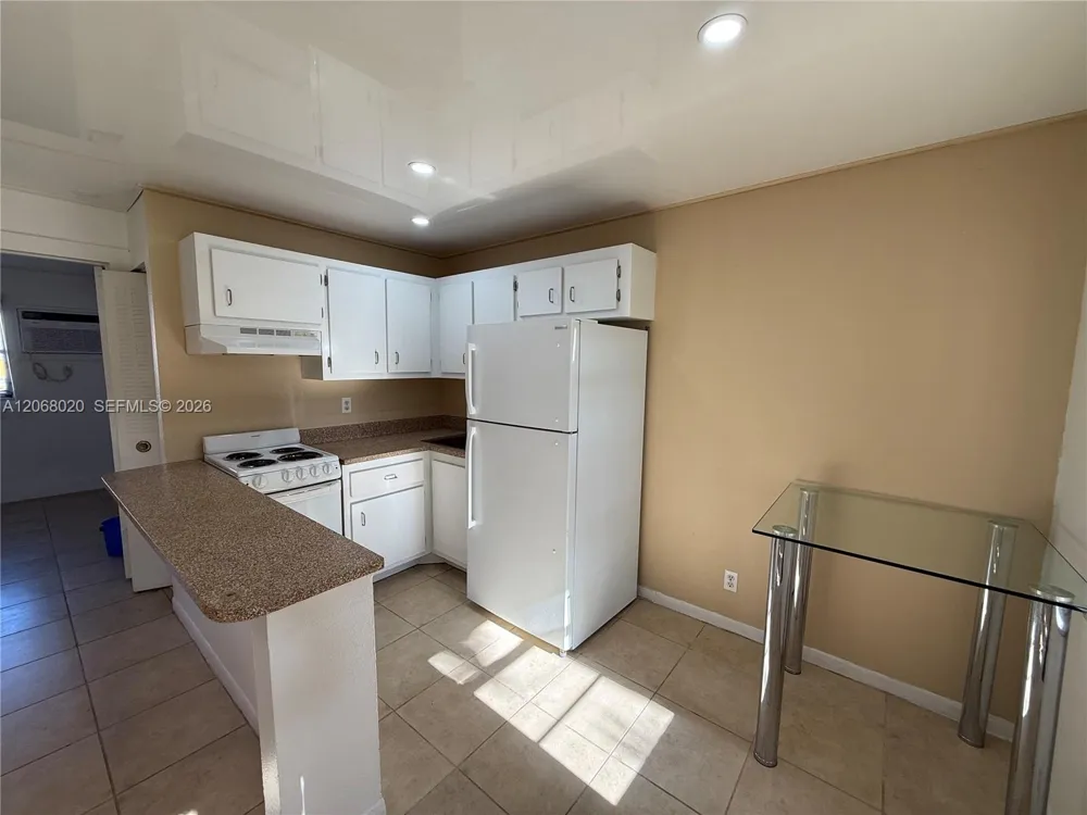 5168 NE 6th Ave #407 Oakland Park, FL 33334