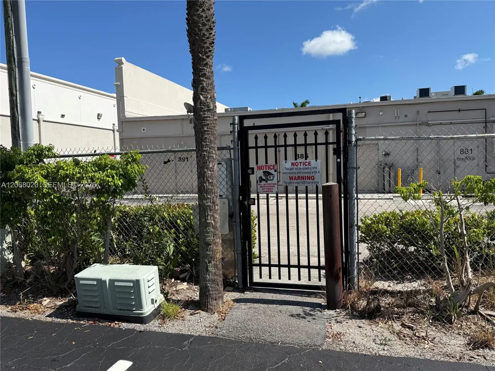 5168 NE 6th Ave #407 Oakland Park, FL 33334