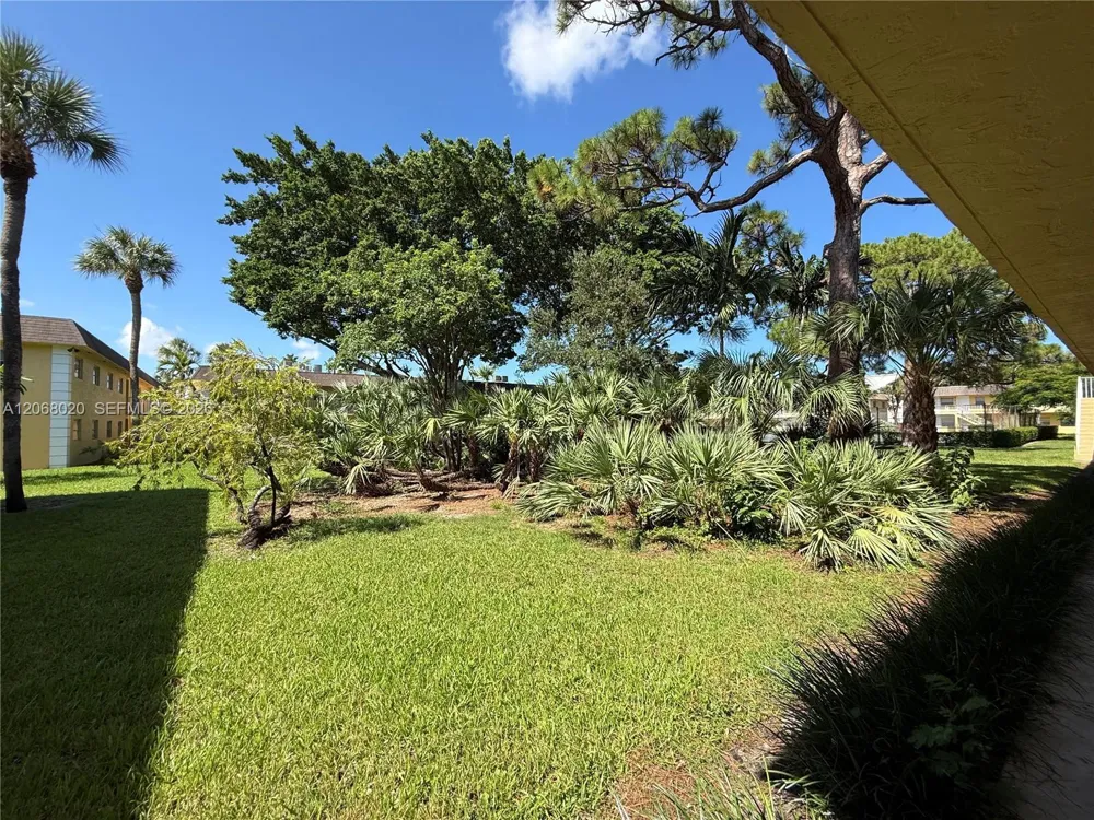 5168 NE 6th Ave #407 Oakland Park, FL 33334
