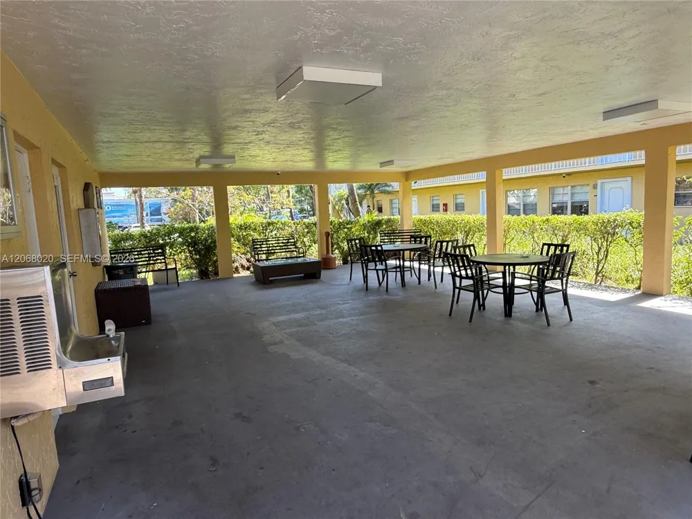 5168 NE 6th Ave #407 Oakland Park, FL 33334