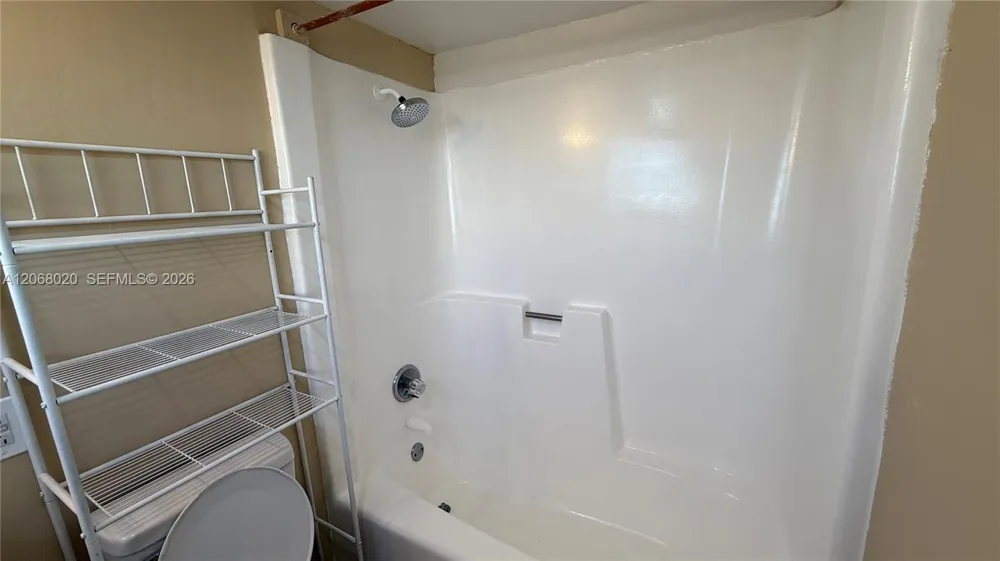5168 NE 6th Ave #407 Oakland Park, FL 33334