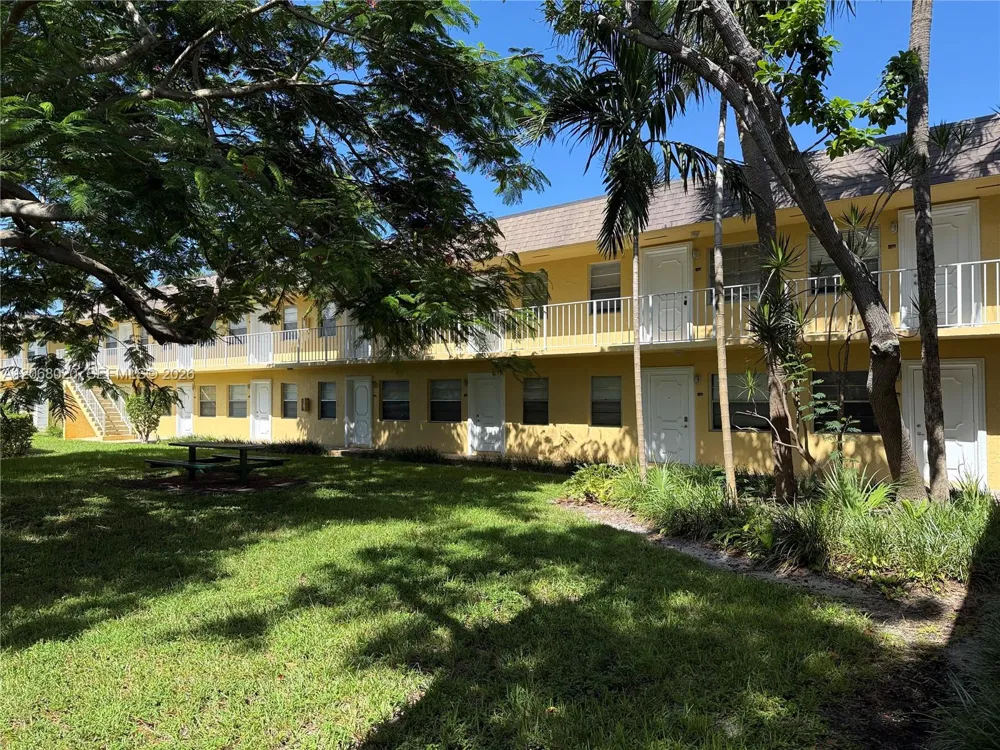 5168 NE 6th Ave #407 Oakland Park, FL 33334