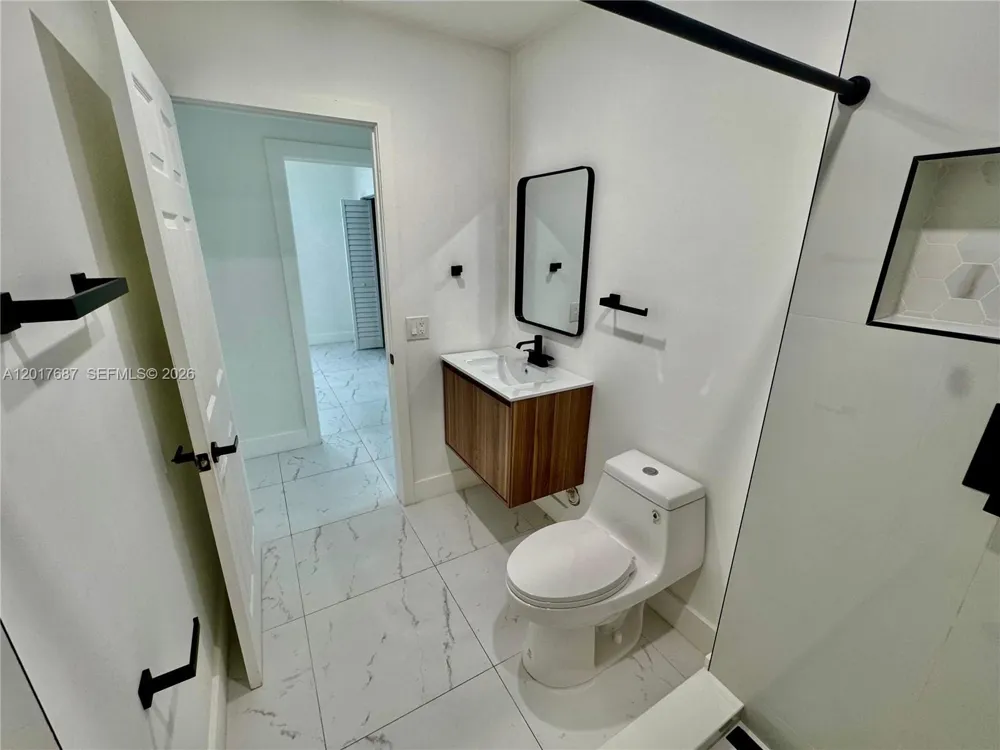 421 NW 13th Ave #A Miami, FL 33125