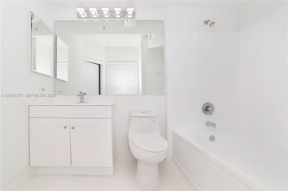 17100 Bay Rd #1407 Sunny Isles Beach, FL 33160