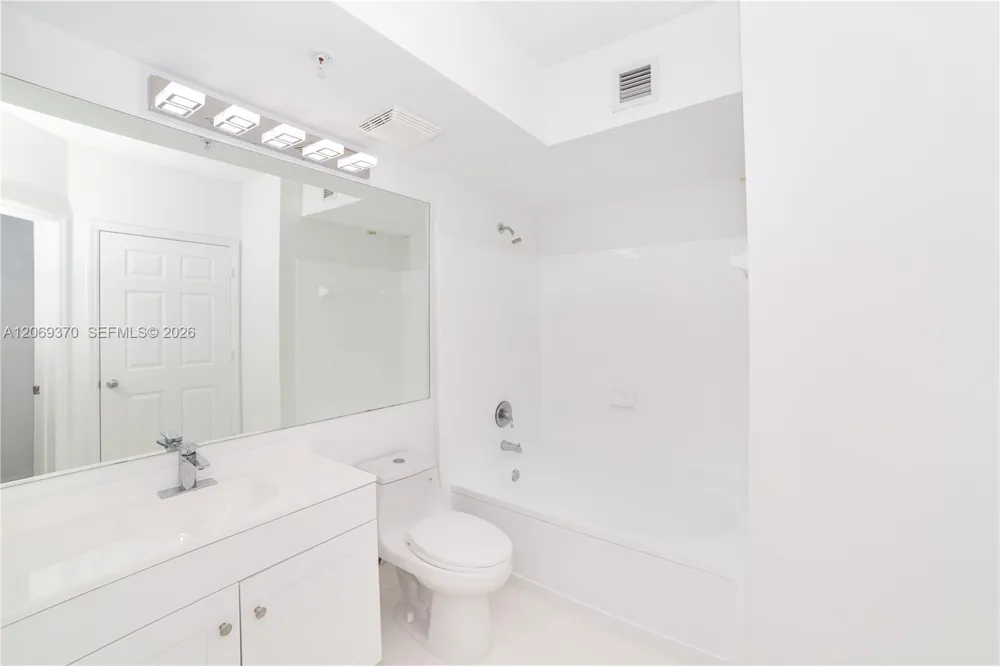 17100 Bay Rd #1407 Sunny Isles Beach, FL 33160
