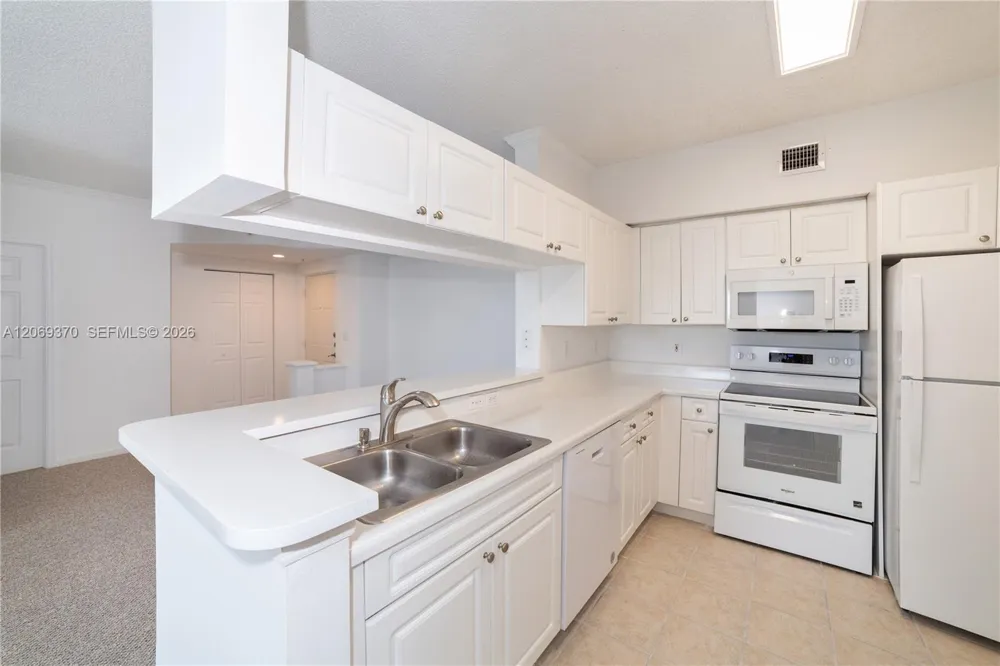 17100 Bay Rd #1407 Sunny Isles Beach, FL 33160