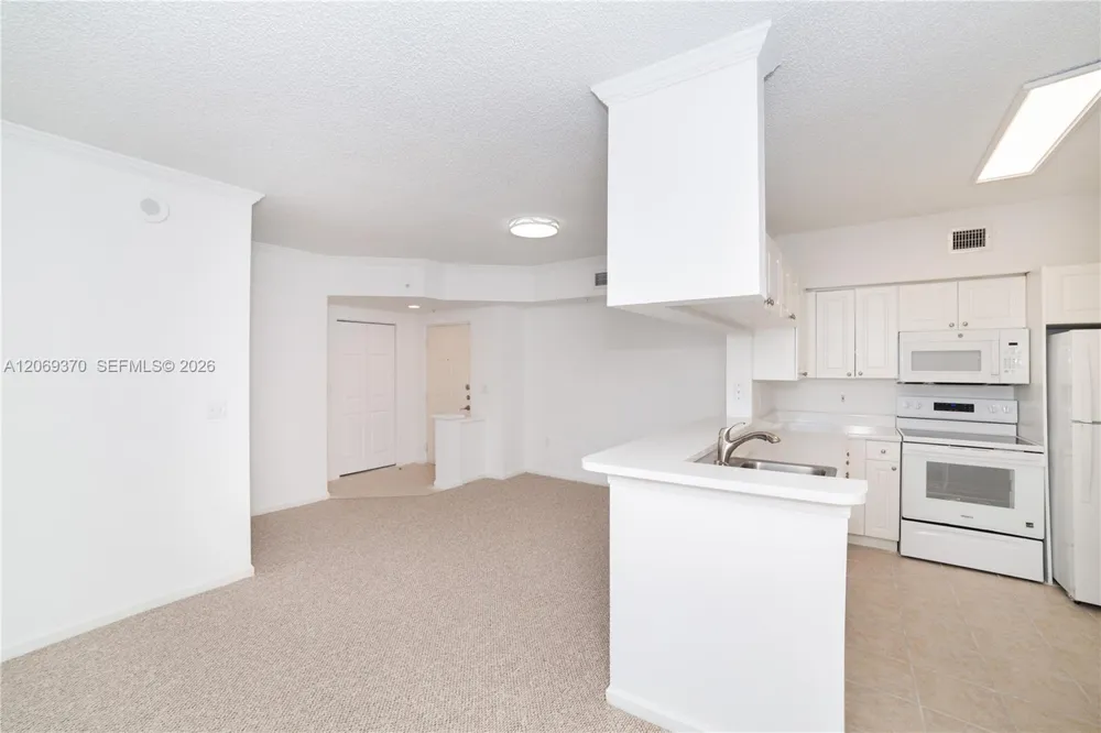 17100 Bay Rd #1407 Sunny Isles Beach, FL 33160