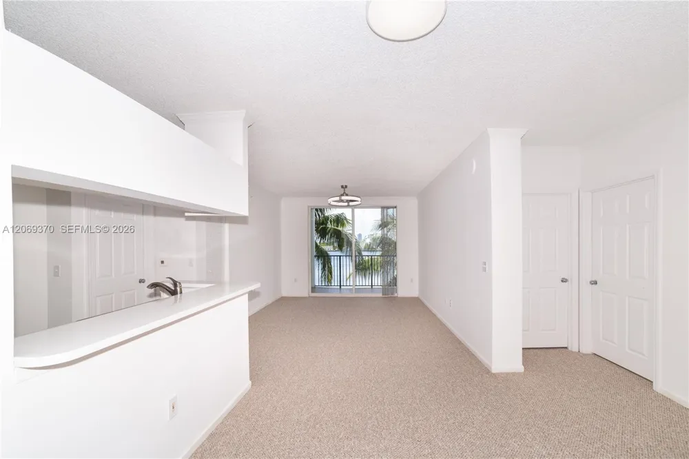 17100 Bay Rd #1407 Sunny Isles Beach, FL 33160