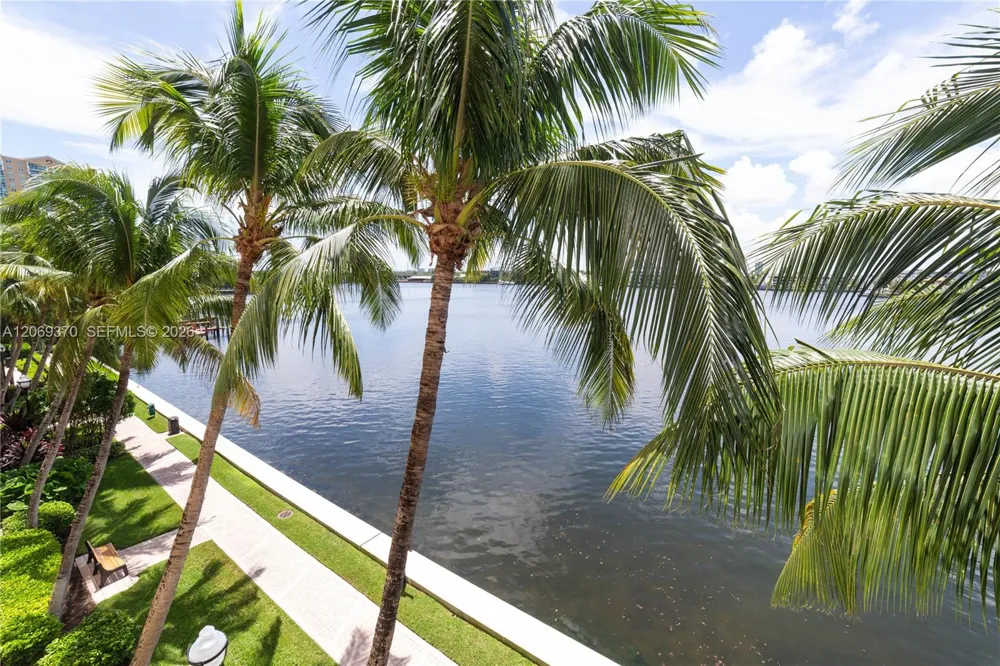 17100 Bay Rd #1407 Sunny Isles Beach, FL 33160