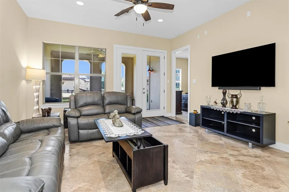 17040 W Fm 1097 Road #6103 Montgomery, TX 77356