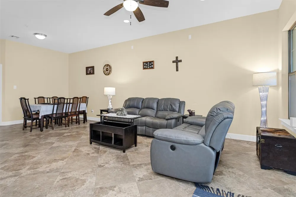 17040 W Fm 1097 Road #6103 Montgomery, TX 77356