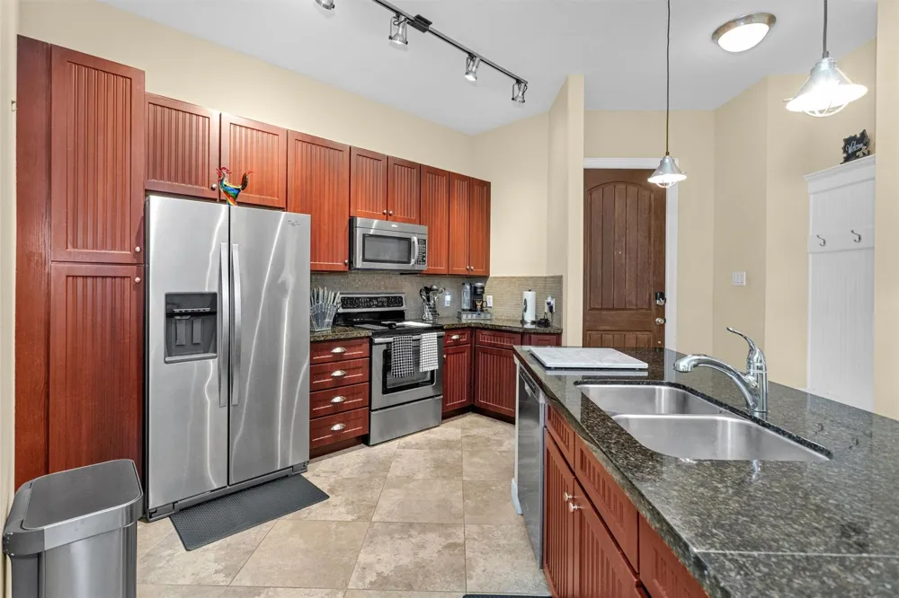 17040 W Fm 1097 Road #6103 Montgomery, TX 77356