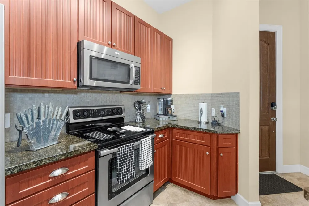 17040 W Fm 1097 Road #6103 Montgomery, TX 77356
