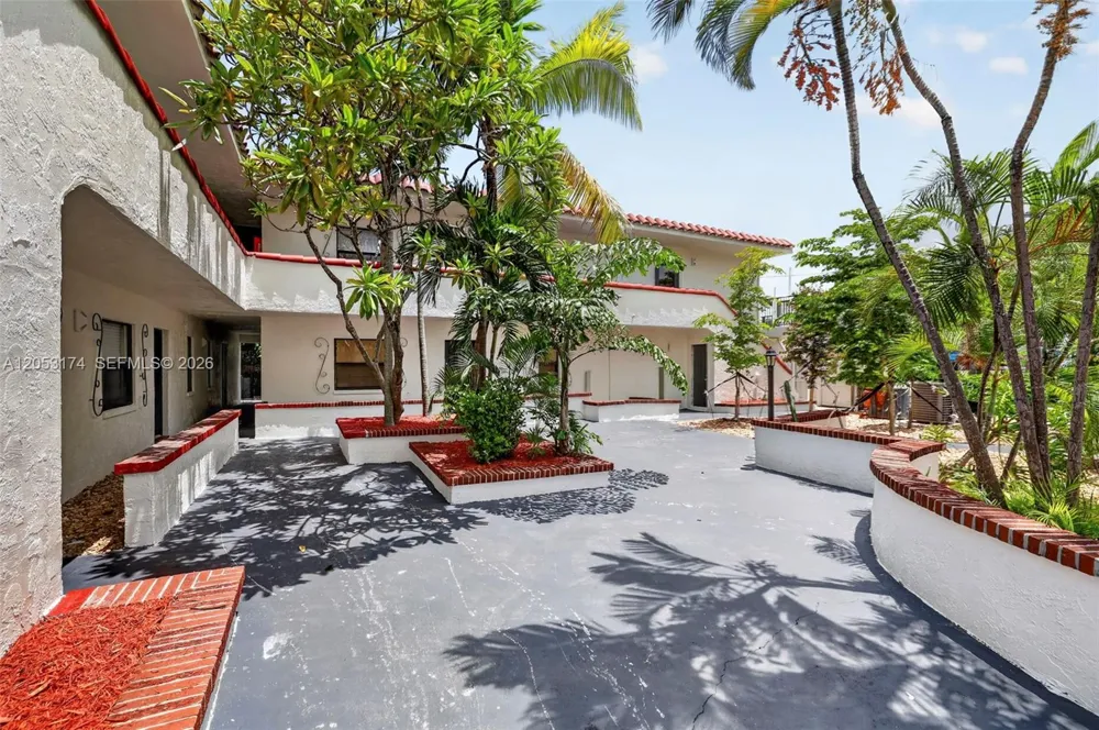 2300 NE 6th Ave #201 Wilton Manors, FL 33305