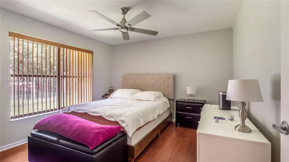 1097 Smoke Tree Ct Weston, FL 33326