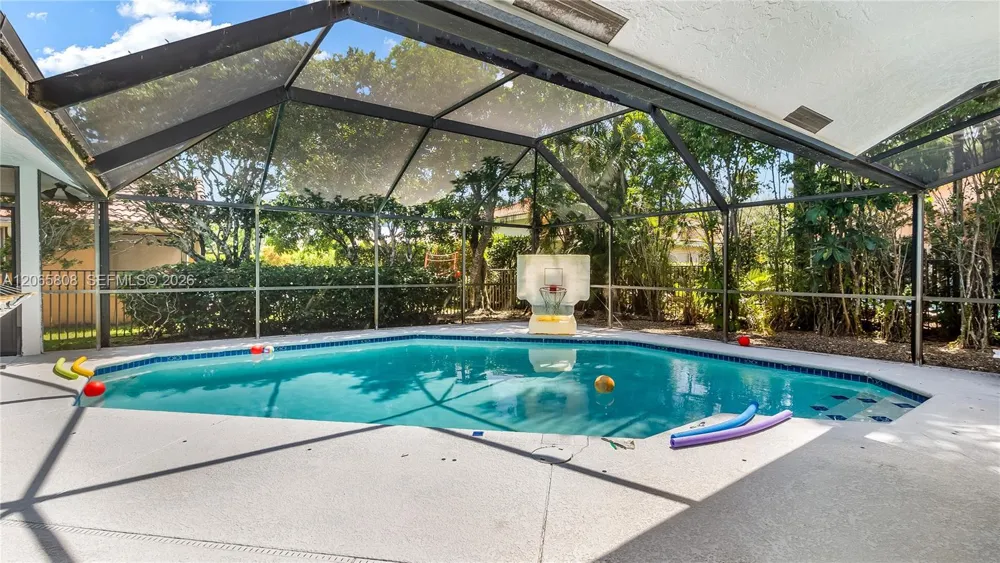 1097 Smoke Tree Ct Weston, FL 33326