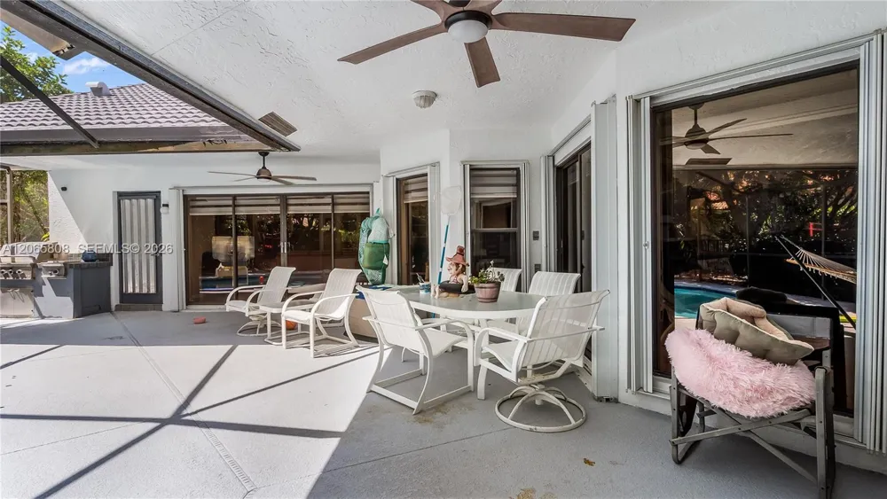 1097 Smoke Tree Ct Weston, FL 33326