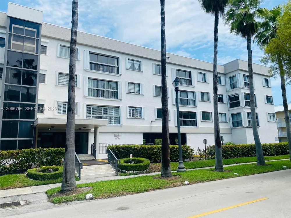 255 Galen Dr #4L Key Biscayne, FL 33149