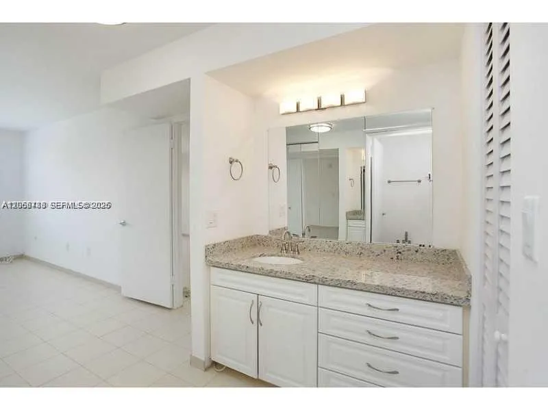 255 Galen Dr #4L Key Biscayne, FL 33149