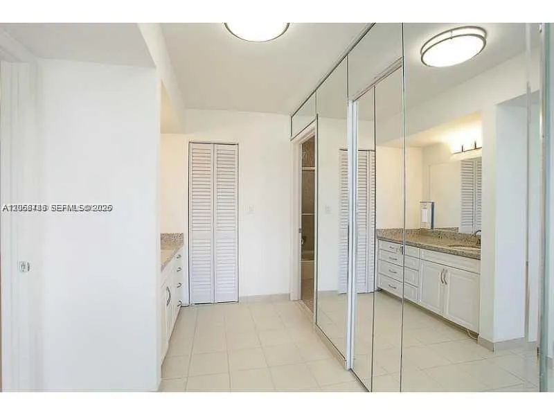 255 Galen Dr #4L Key Biscayne, FL 33149
