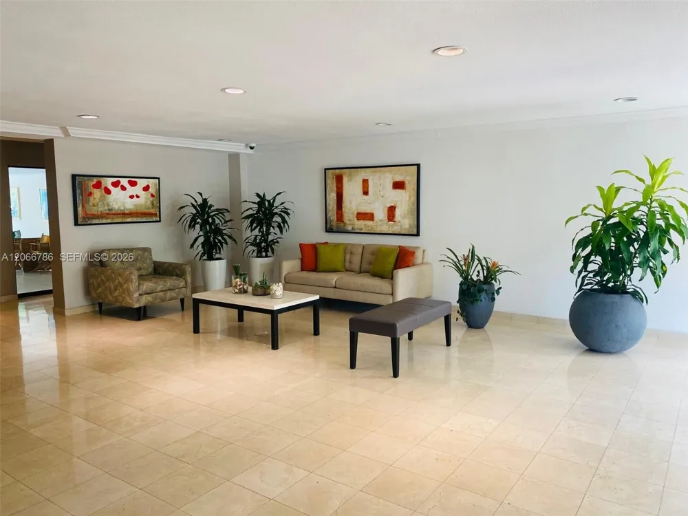 255 Galen Dr #4L Key Biscayne, FL 33149