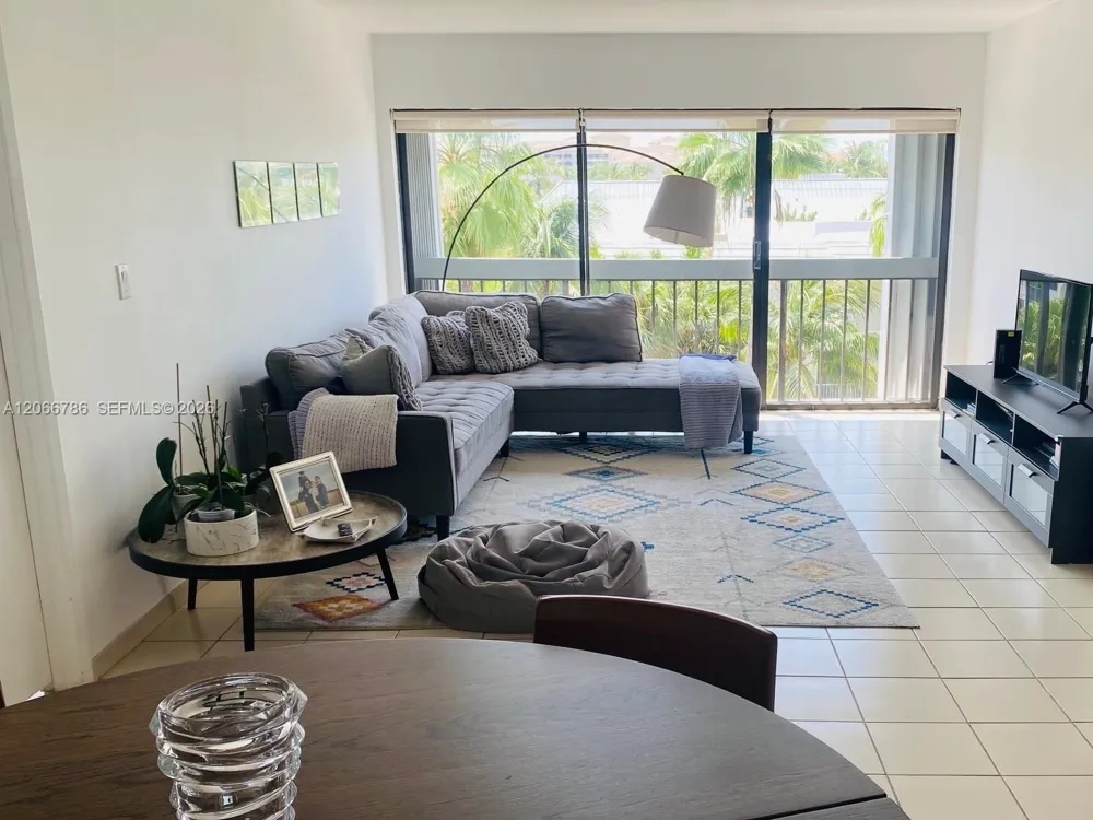 255 Galen Dr #4L Key Biscayne, FL 33149