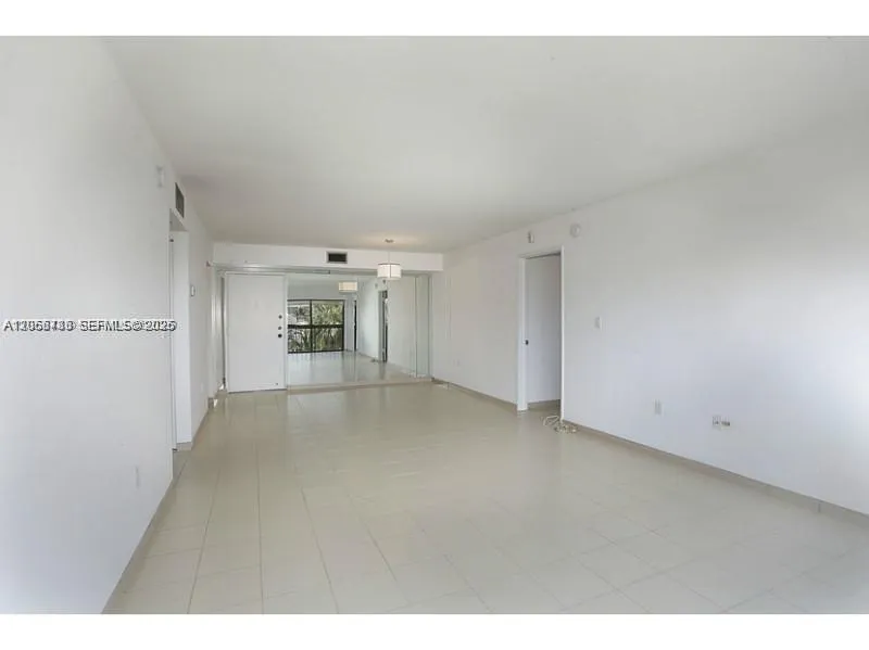 255 Galen Dr #4L Key Biscayne, FL 33149