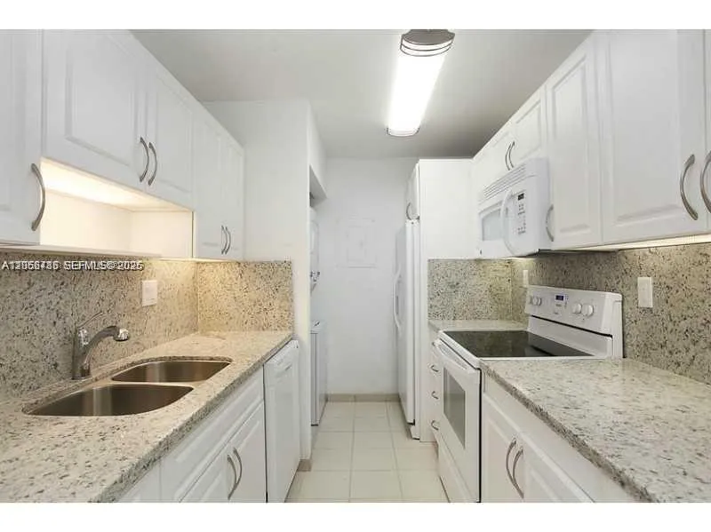 255 Galen Dr #4L Key Biscayne, FL 33149