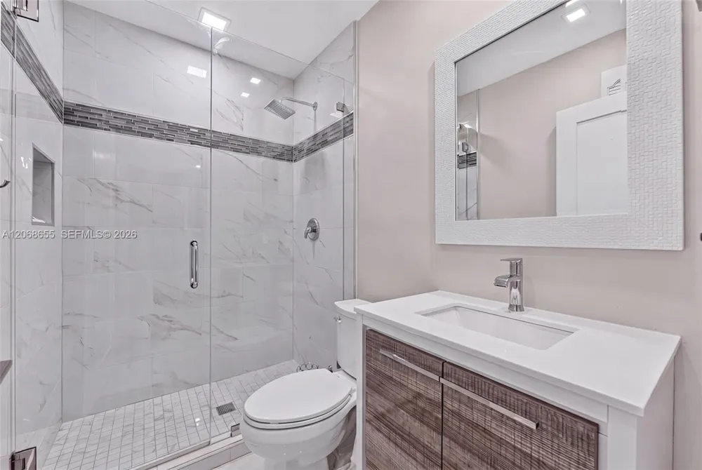 700 W 51st Pl Hialeah, FL 33012