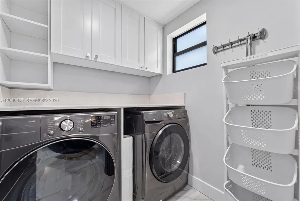 700 W 51st Pl Hialeah, FL 33012