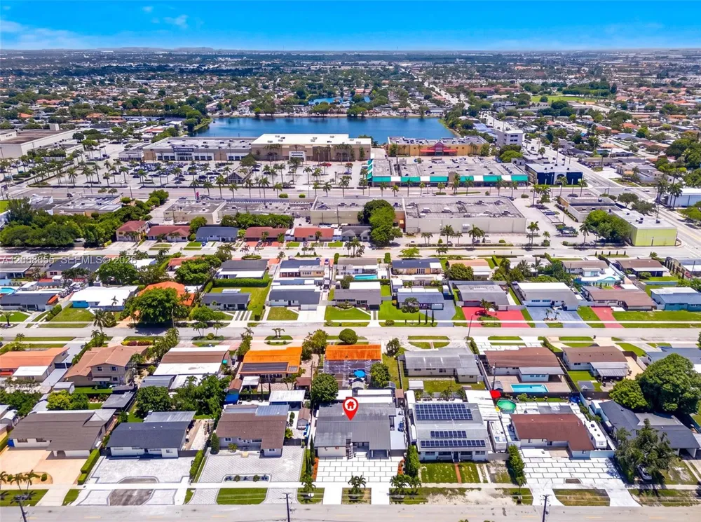 700 W 51st Pl Hialeah, FL 33012