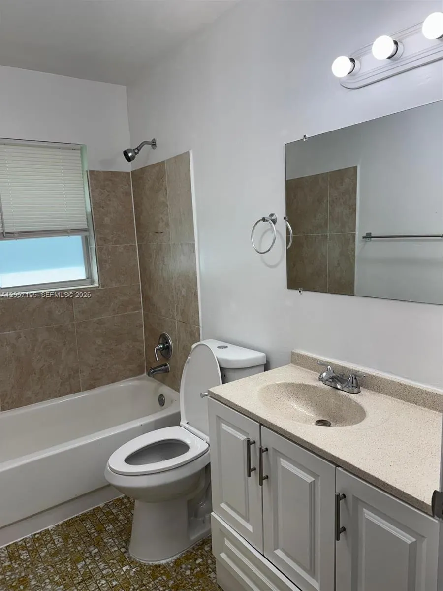 1746 3rd Ave N #2 Lake Worth, FL 33460