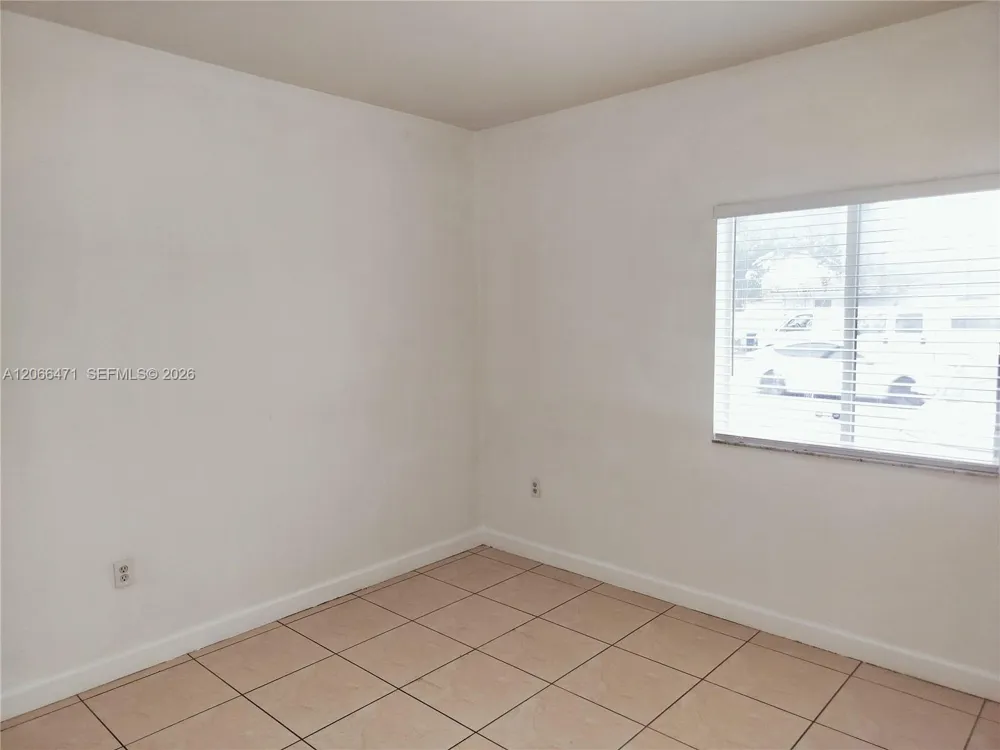 11705 SW 184 ST Miami, FL 33177