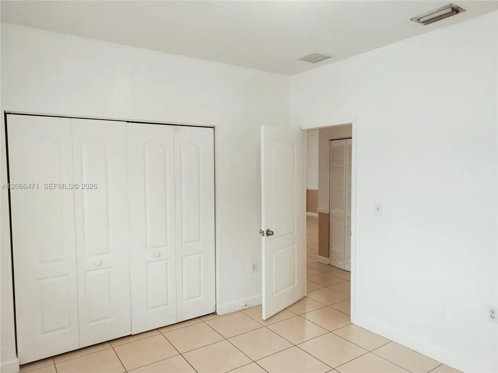 11705 SW 184 ST Miami, FL 33177