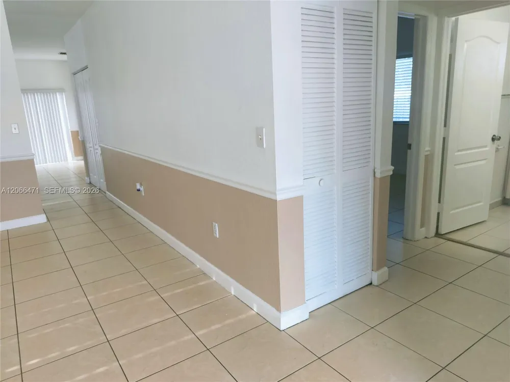 11705 SW 184 ST Miami, FL 33177