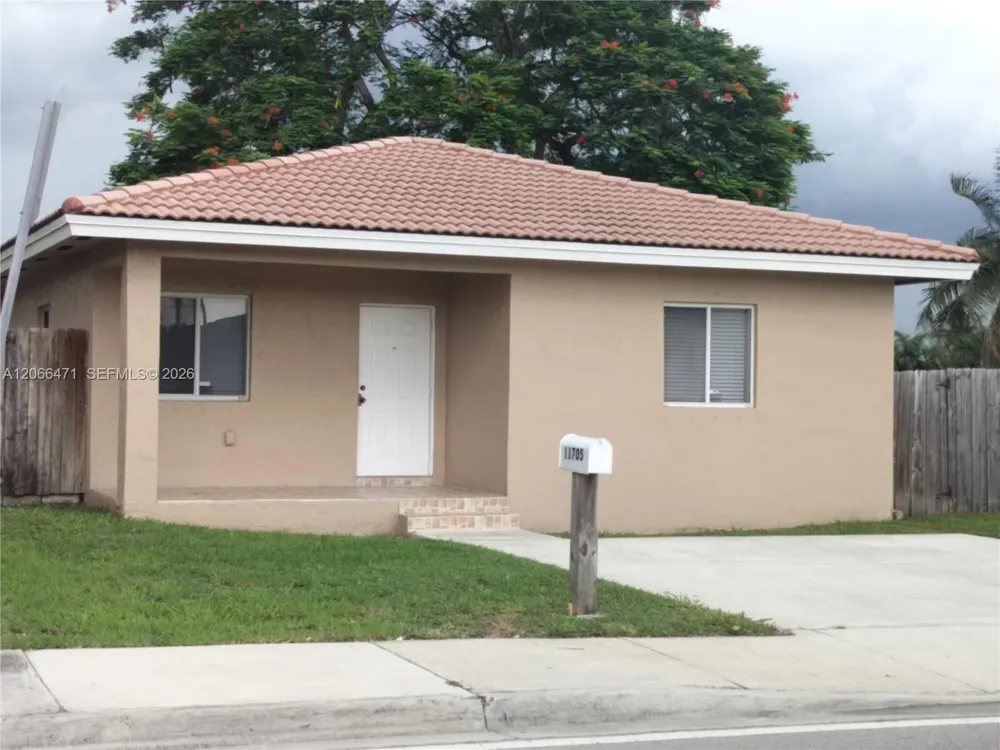 11705 SW 184 ST Miami, FL 33177