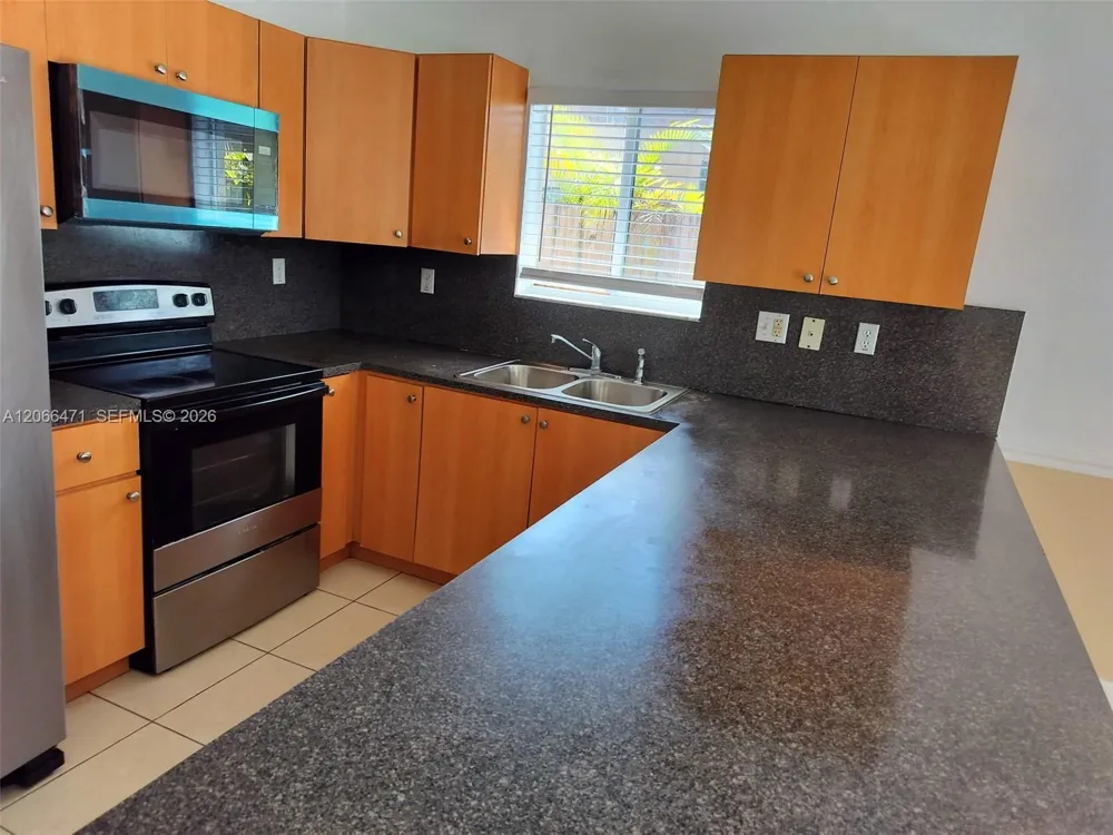 11705 SW 184 ST Miami, FL 33177